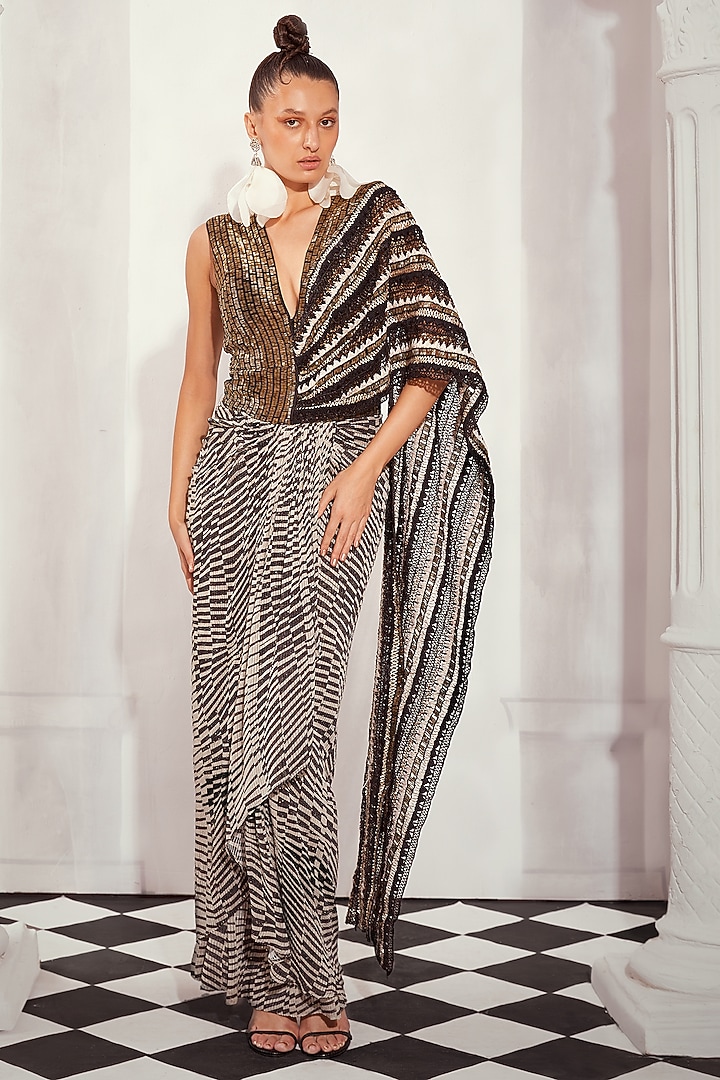 Black Sequins Georgette Digital Printed Pre-Draped Bridal Saree by Nikita Mhaisalkar at Pernia's Pop Up Shop