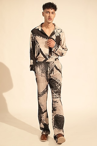 Black & White Double Georgette Stroke Printed Shirt by Nikita Mhaisalkar Men