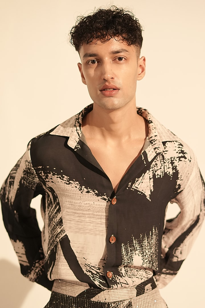 Black & White Double Georgette Stroke Printed Wedding Shirt by Nikita Mhaisalkar Men at Pernia's Pop Up Shop