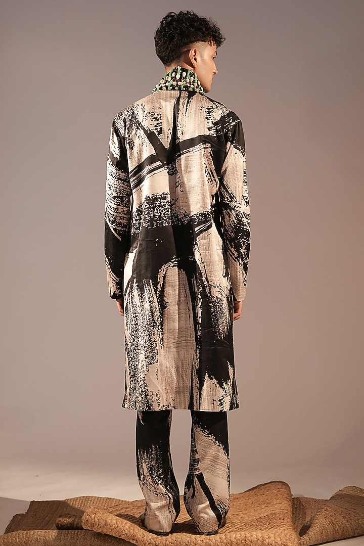 Black & White Cotton Satin Embroidered Kurta Set by Nikita Mhaisalkar Men at Pernia's Pop Up Shop