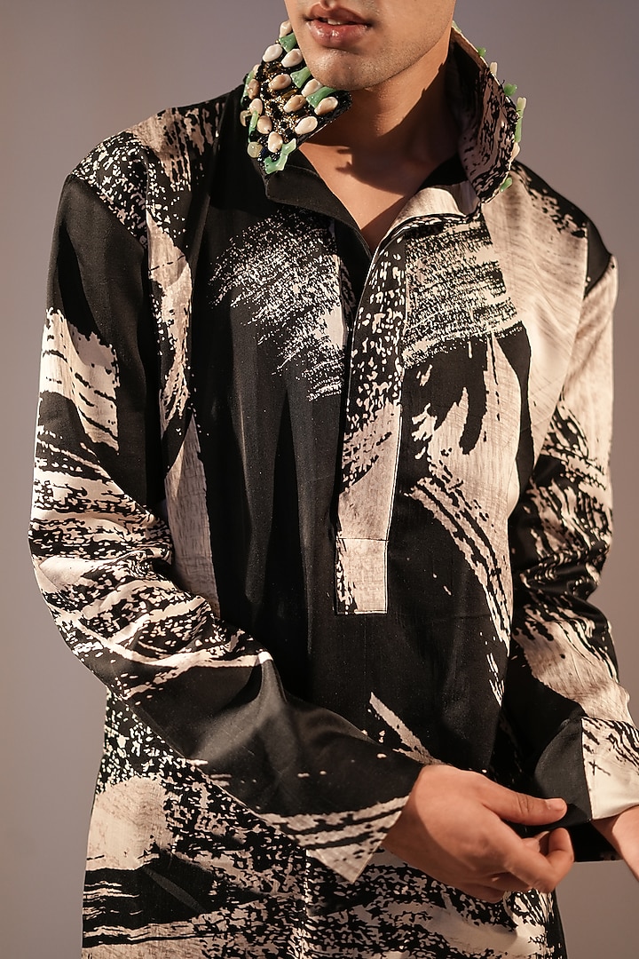 Black & White Cotton Satin Embroidered Kurta Set by Nikita Mhaisalkar Men at Pernia's Pop Up Shop