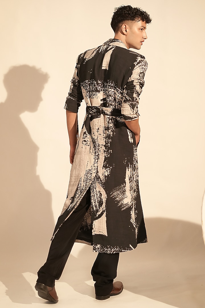 Black & White Double Georgette Stroke Printed Trench Coat by Nikita Mhaisalkar Men at Pernia's Pop Up Shop