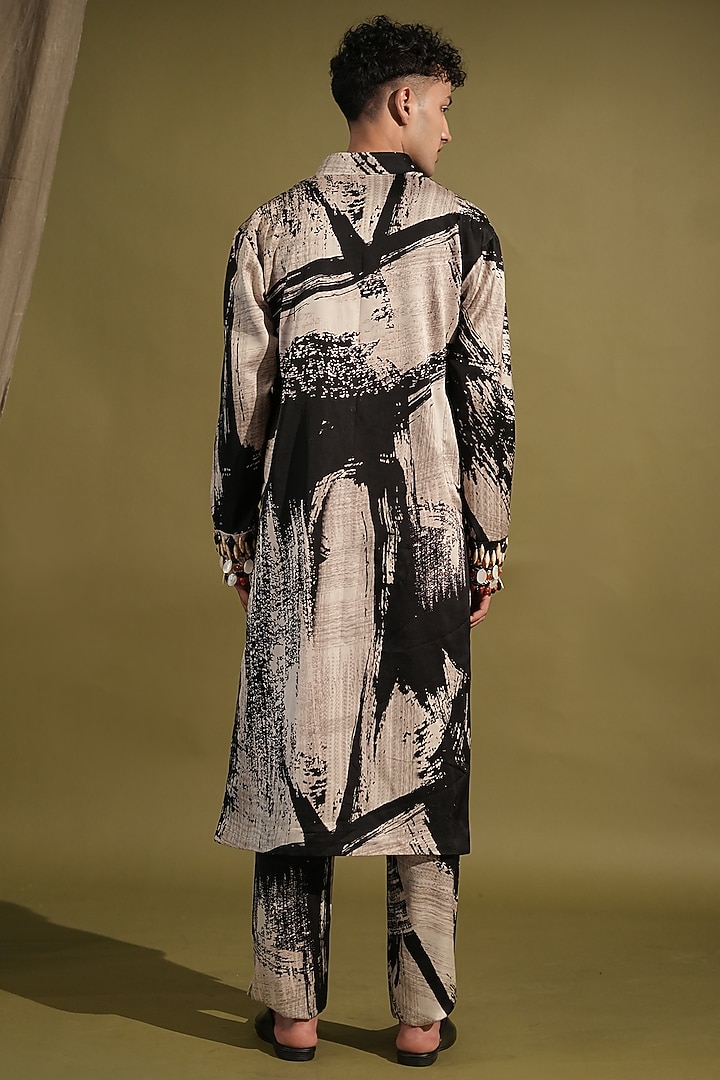 Black & White Cotton Satin Printed Kurta Set by Nikita Mhaisalkar Men at Pernia's Pop Up Shop
