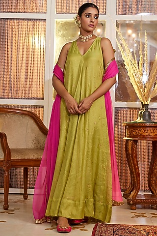 Sage Green Soft Tissue Resham Embellished Kurta Set by Nimbu Mirchi