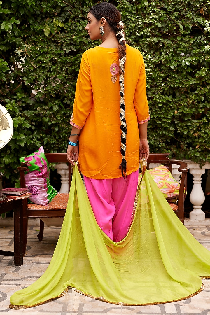 Orange Pure Crepe Resham Embellished Kurta Set by Nimbu Mirchi at Pernia's Pop Up Shop