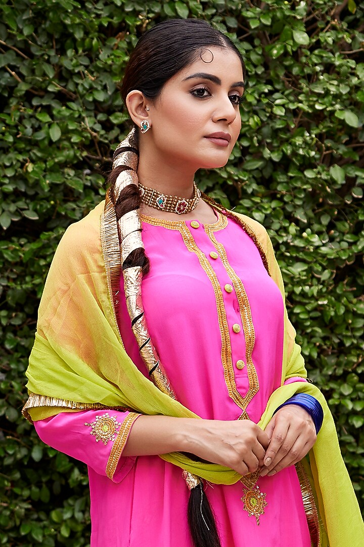 Neon Pink Pure Crepe Resham Embellished Kurta Set by Nimbu Mirchi at Pernia's Pop Up Shop