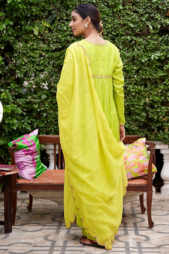 Neon Green Pure Chanderi Resham Embroidered Kurta Set by Nimbu Mirchi at Pernia's Pop Up Shop