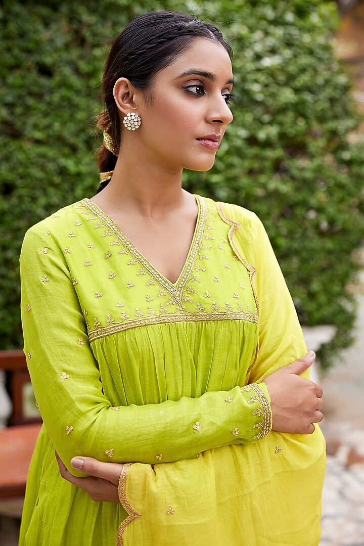 Neon Green Pure Chanderi Resham Embroidered Kurta Set by Nimbu Mirchi at Pernia's Pop Up Shop