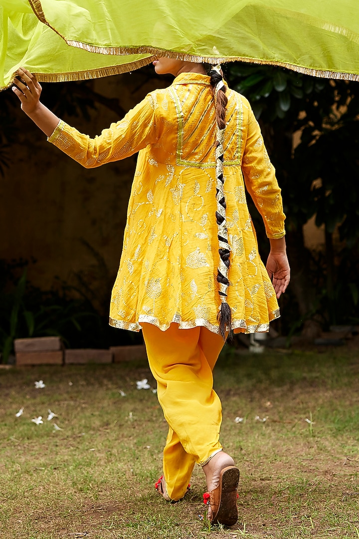 Haldi Yellow Pure Chanderi Mukaish Work Kurta Set by Nimbu Mirchi at Pernia's Pop Up Shop