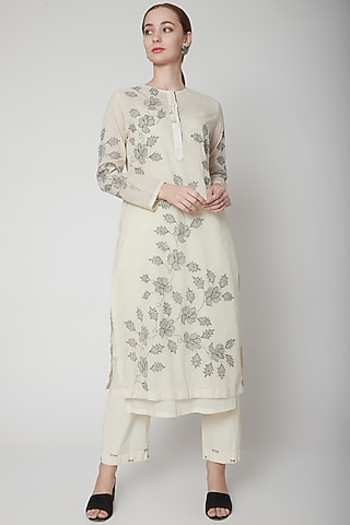 Off White Embroidered Kurta by Nineteen89 by Divya Bagri
