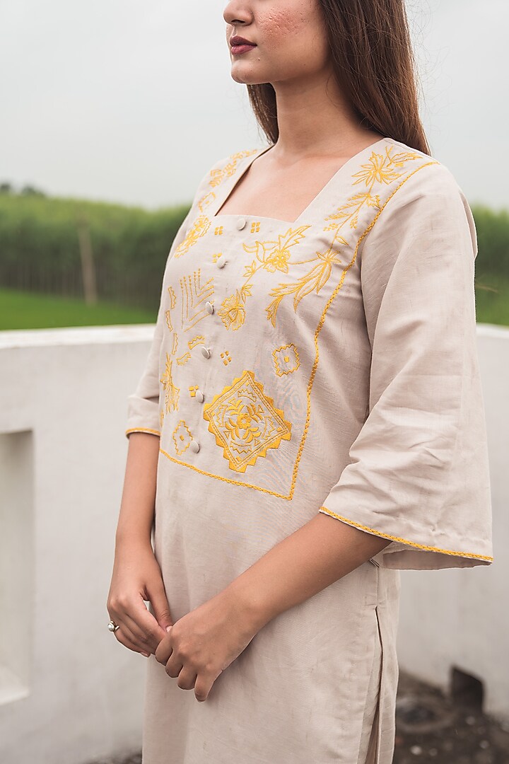 Beige Linen Embroidered Kurta Set by Nineh at Pernia's Pop Up Shop