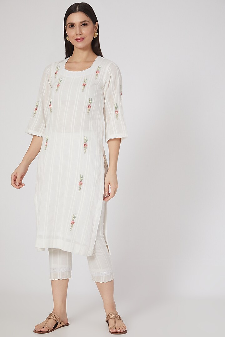 White Kurta Set With Embroidery by Nineh
