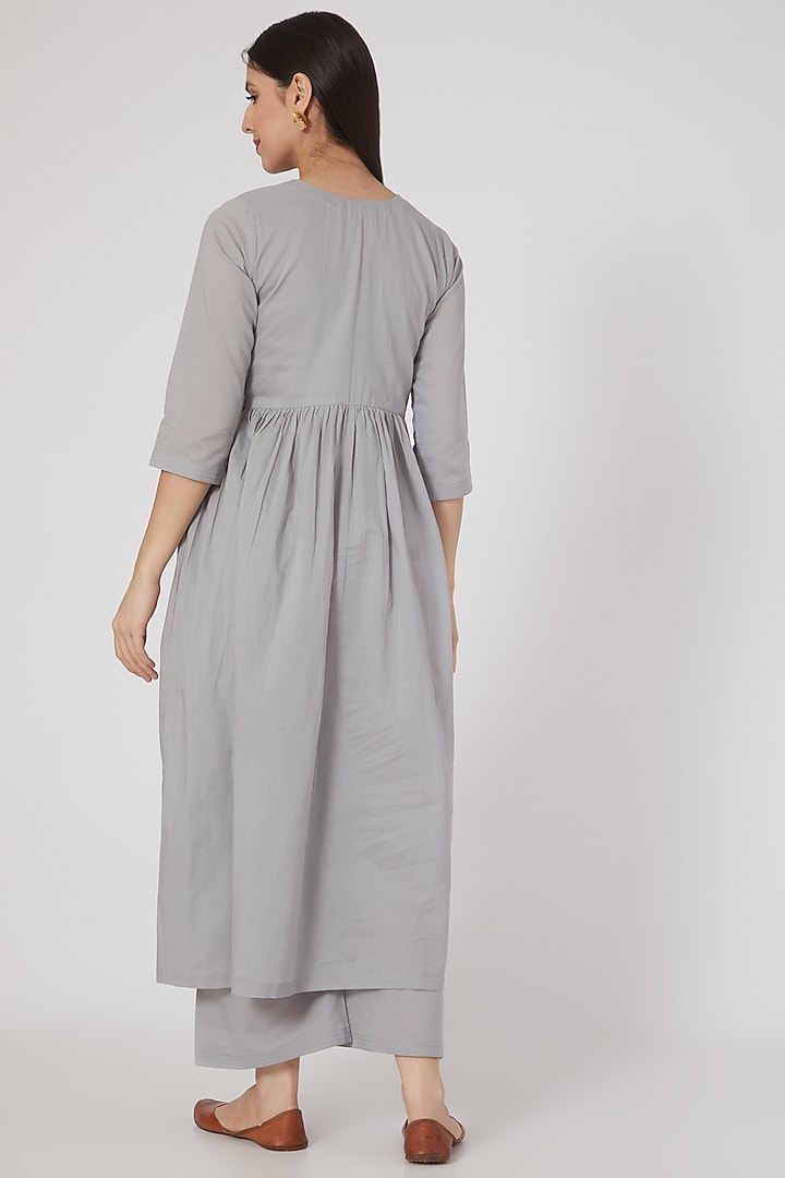 Grey Embroidered Kurta Set by Nineh at Pernia's Pop Up Shop