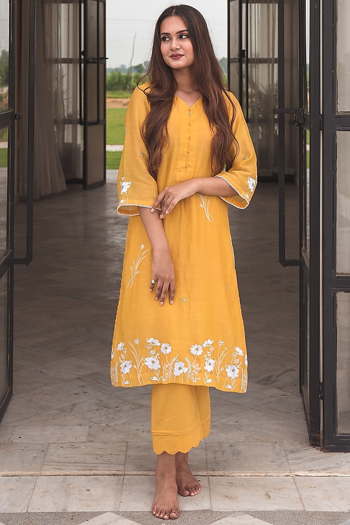 Light Mustard Floral Embroidered Kurta Set by Nineh at Pernia's Pop Up Shop