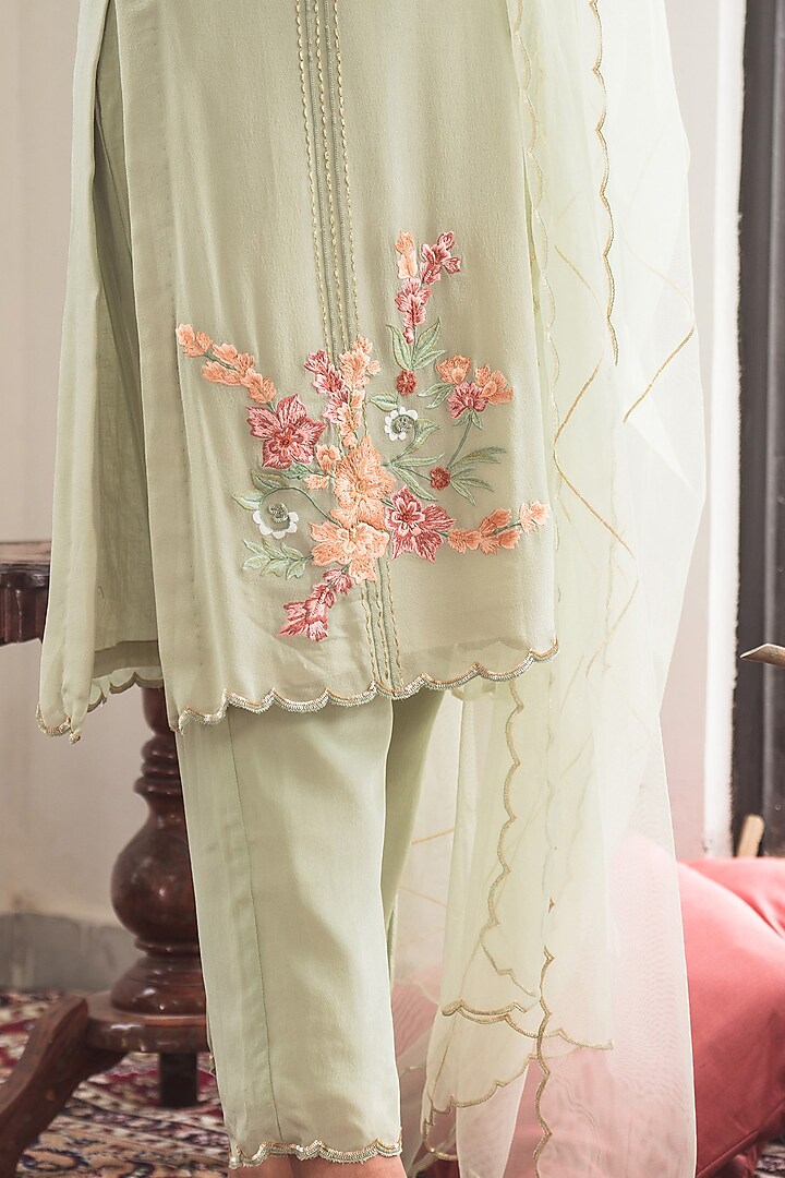 Pistachio Hand & Machine Embroidered Kurta Set by Nineh at Pernia's Pop Up Shop