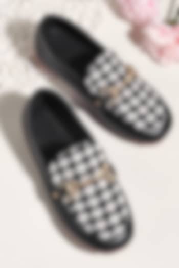 Black & White PU Loafers For Girls by Ninobello