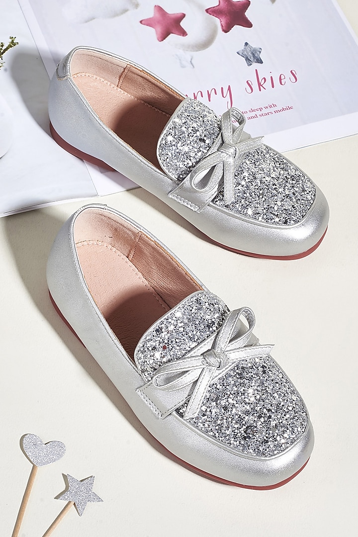Silver PU Glitter Loafers For Girls by Ninobello