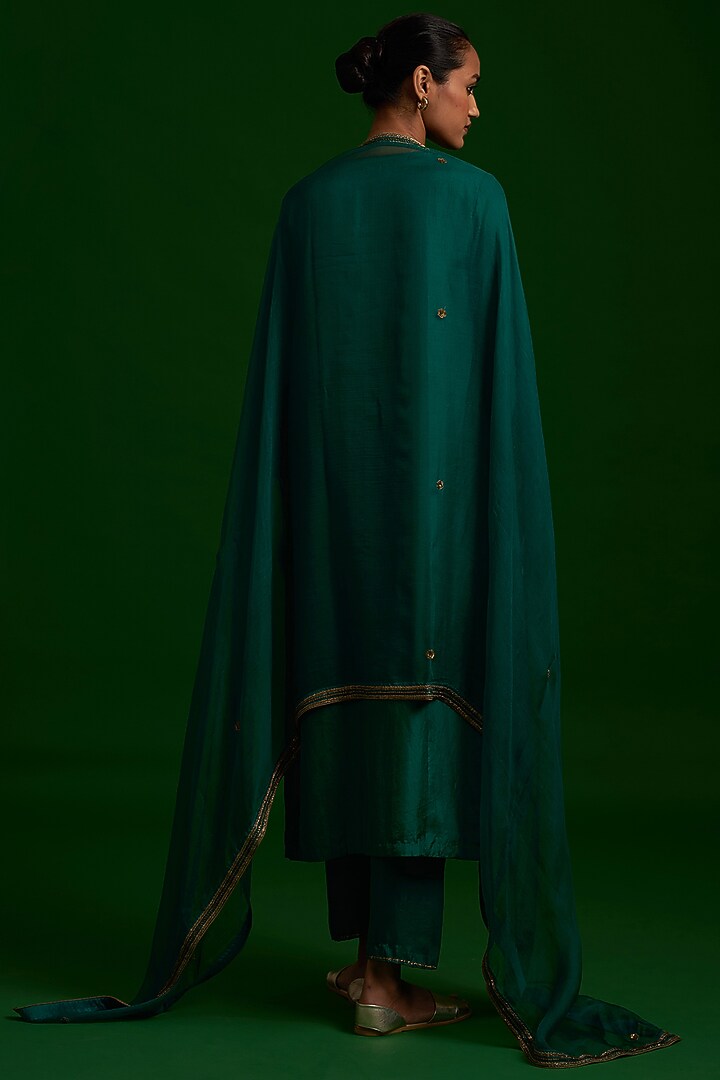 Emerald Green Embroidered Kurta Set by Nishar Ahmed at Pernia's Pop Up Shop