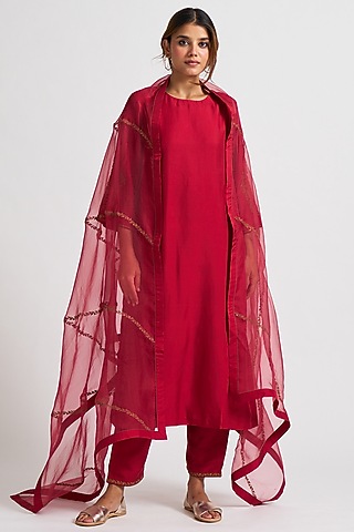 Cherry Red Marodi Embroidered Kurta Set by Nishar Ahmed