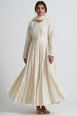 Ivory Zardosi Embroidered Anarkali Set by Nishar Ahmed