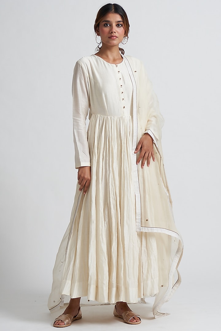 Ivory Zardosi Embroidered Party Wear Anarkali Set by Nishar Ahmed at Pernia's Pop Up Shop