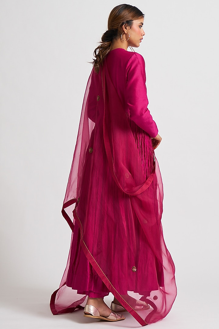 Magenta Chanderi Party Wear Anarkali Set by Nishar Ahmed at Pernia's Pop Up Shop