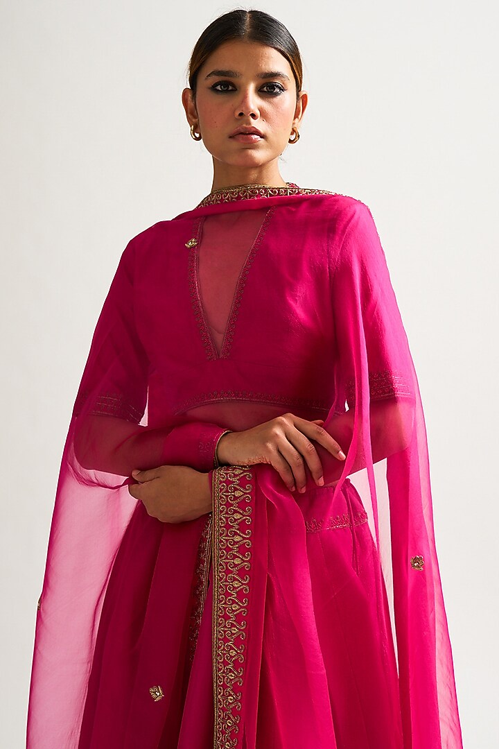 Fuchsia Hand Embroidered Wedding Lehenga Set by Nishar Ahmed at Pernia's Pop Up Shop