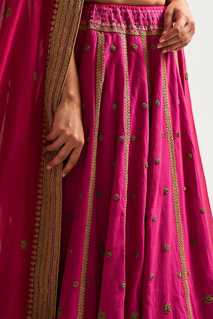 Fuchsia Hand Embroidered Bridal Lehenga Set by Nishar Ahmed at Pernia's Pop Up Shop