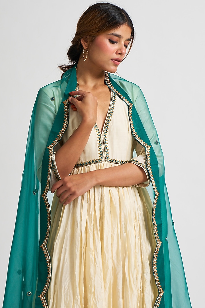 Ivory Hand Embroidered Wedding Anarkali Set by Nishar Ahmed at Pernia's Pop Up Shop