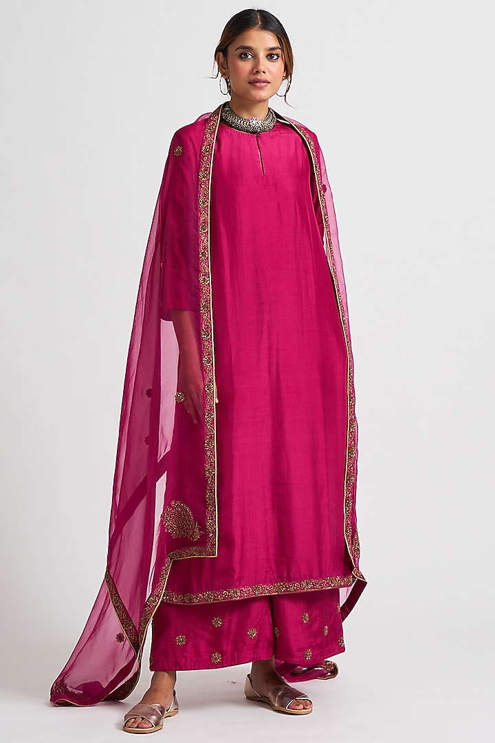 Magenta Hand Embroidered Kurta Set by Nishar Ahmed