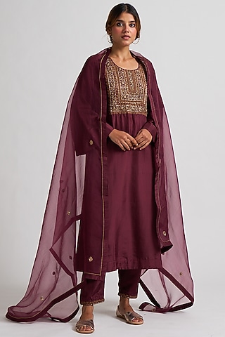 Sangria Hand Embroidered Kurta Set by Nishar Ahmed