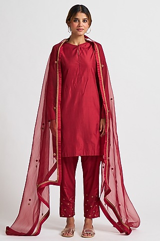 Deep Red Hand Embroidered Kurta Set by Nishar Ahmed