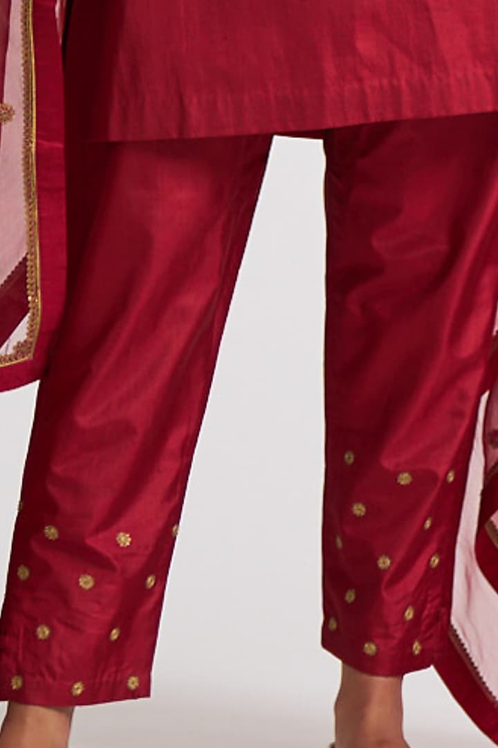 Deep Red Hand Embroidered Kurta Set by Nishar Ahmed at Pernia's Pop Up Shop