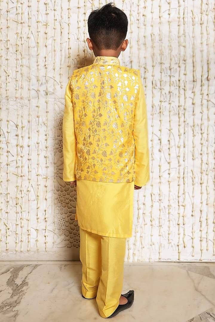 Yellow Chanderi Cotton Printed & Embroidered Bundi Jacket Set For Boys by Nitya Bajaj Miniature at Pernia's Pop Up Shop