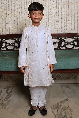 Ivory Chanderi Cotton Hand Embroidered Kurta Set For Boys by Nitya Bajaj Miniature