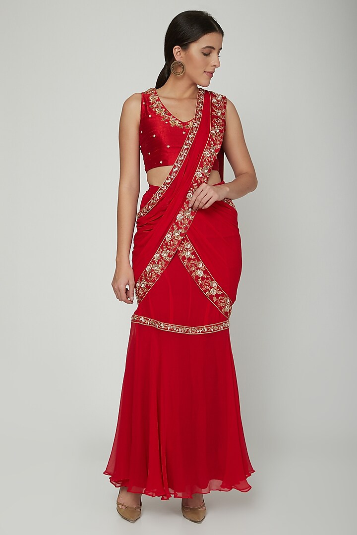 Red Embroidered Pre-Draped Saree Set by NITISHA