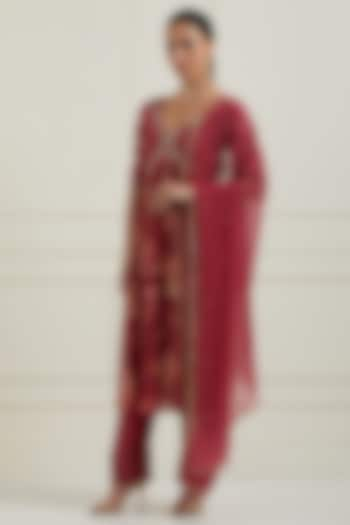 Red Georgette & Raw Silk Floral Printed Gathered Kurta Set by NITISHA at Pernia's Pop Up Shop