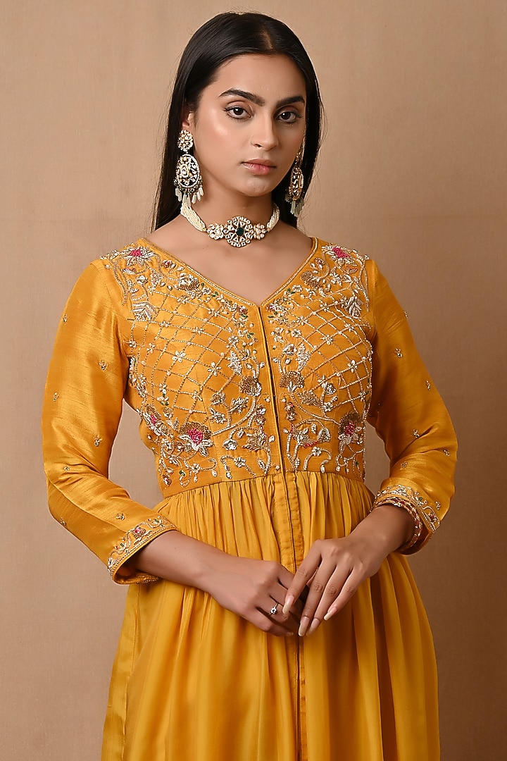 Yellow Hand Embroidered Tunic Set by NITISHA at Pernia's Pop Up Shop