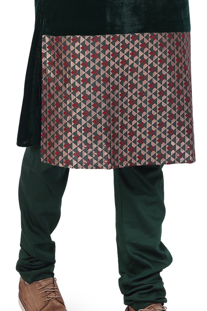 Forest Green Embroidered Kurta Set by Nitesh Singh Chauhan at Pernia's Pop Up Shop