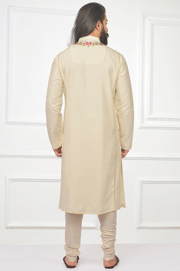Butter Cream Embroidered Kashmiri Kurta Set by Nitesh Singh Chauhan at Pernia's Pop Up Shop