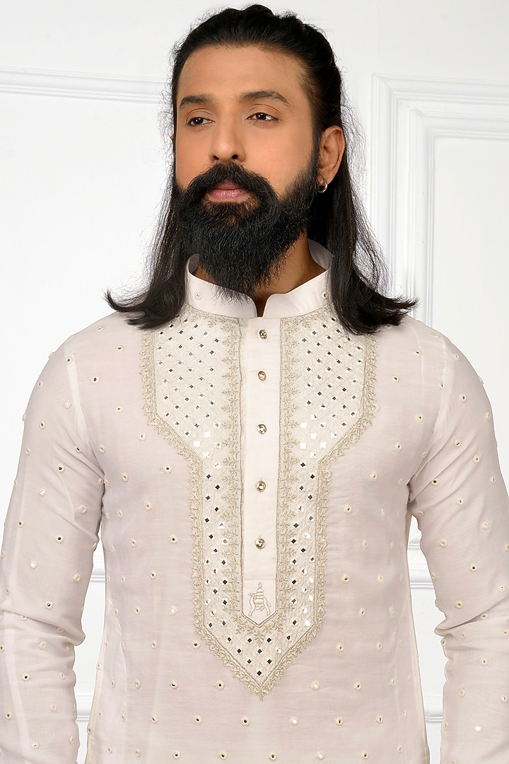 Off White Embroidered Kurta Set by Nitesh Singh Chauhan at Pernia's Pop Up Shop