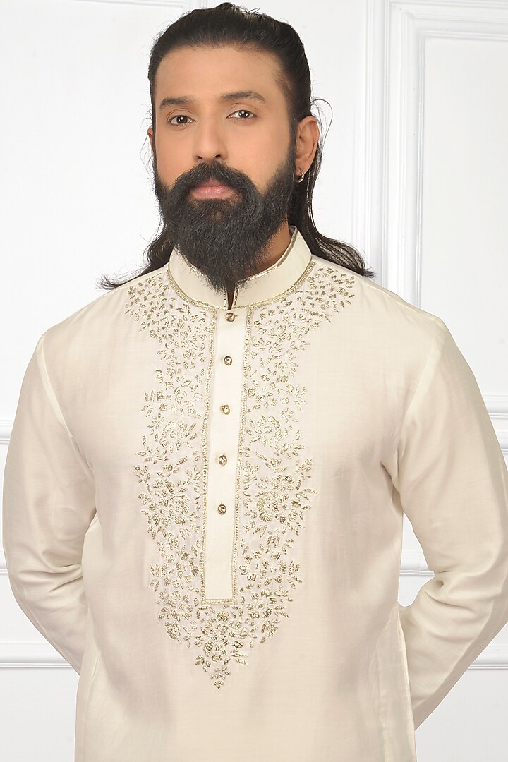 Off White Hand Embroidered Kurta Set by Nitesh Singh Chauhan at Pernia's Pop Up Shop