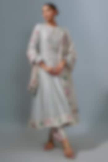 Ivory Chanderi Silk Kurta Set by Niti Bothra at Pernia's Pop Up Shop