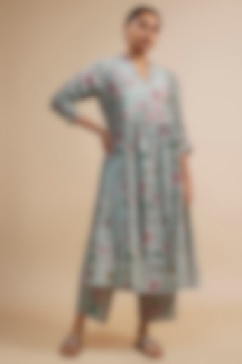 Blue Silk Chanderi Beads Embroidered & Floral Printed Kurta Set by Niti Bothra at Pernia's Pop Up Shop