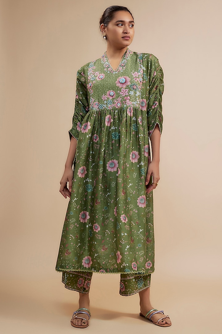 Green Silk Chanderi Beads Embroidered & Floral Printed Kurta Set by Niti Bothra at Pernia's Pop Up Shop