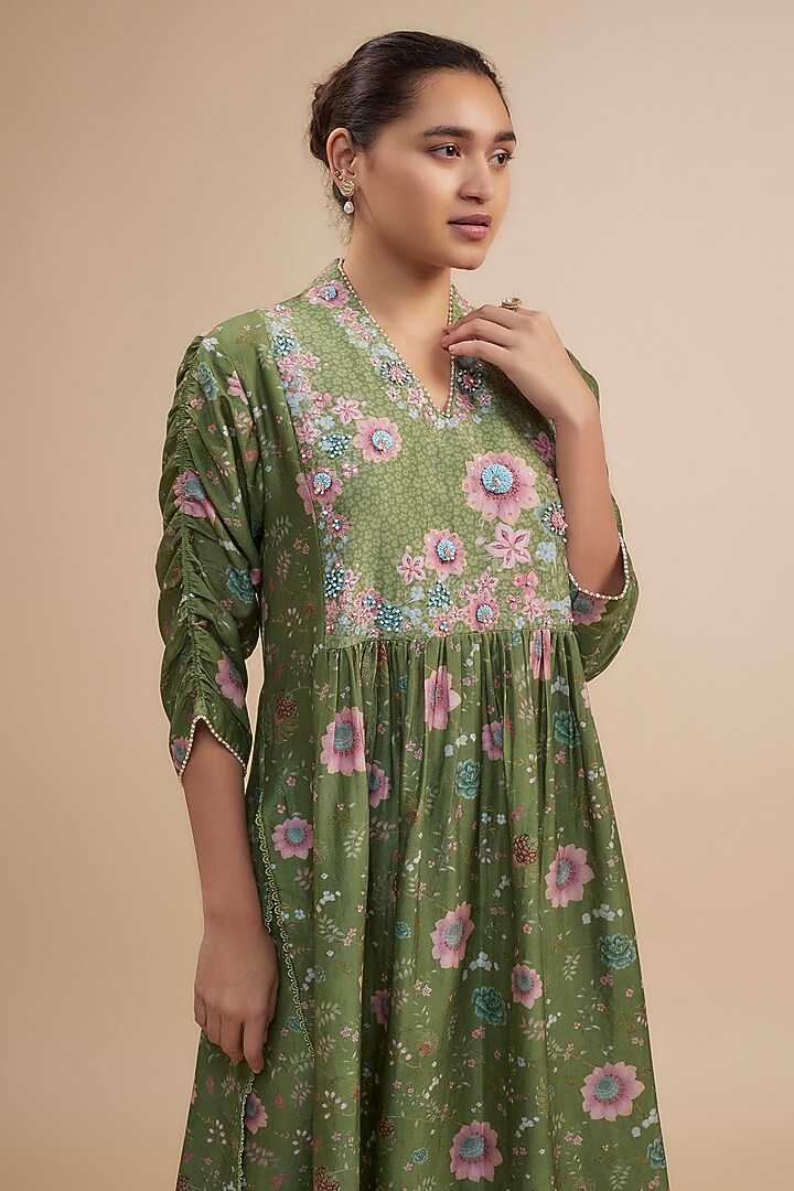 Green Silk Chanderi Beads Embroidered & Floral Printed Kurta Set by Niti Bothra at Pernia's Pop Up Shop