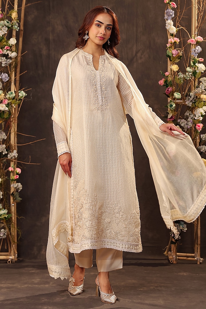 Ivory Silk Chanderi Resham & Applique Embroidered Kurta Set by Niti Bothra at Pernia's Pop Up Shop