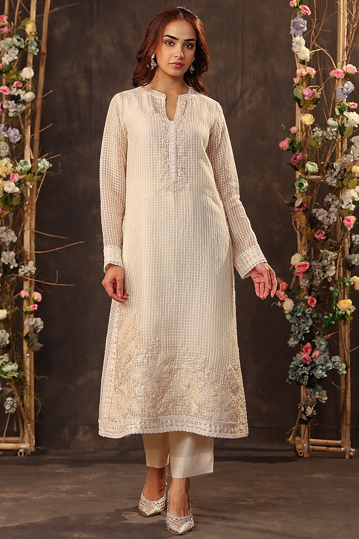 Ivory Silk Chanderi Resham & Applique Embroidered Kurta Set by Niti Bothra at Pernia's Pop Up Shop