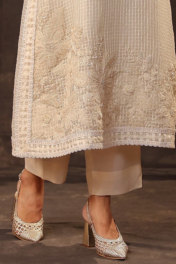 Ivory Silk Chanderi Resham & Applique Embroidered Kurta Set by Niti Bothra at Pernia's Pop Up Shop
