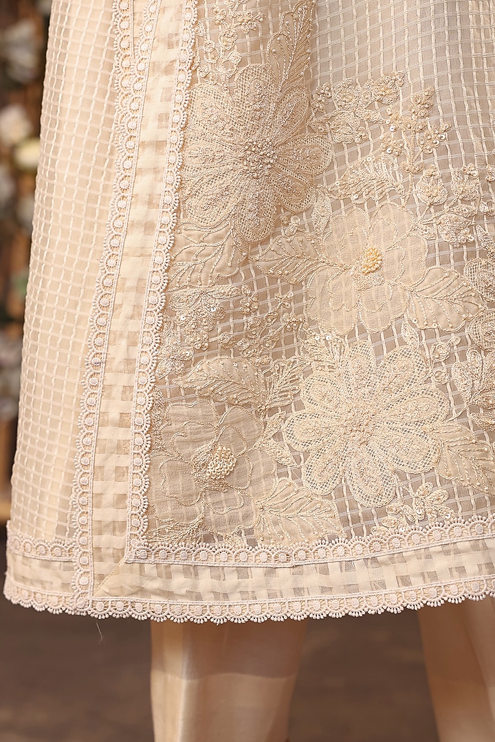 Ivory Silk Chanderi Resham & Applique Embroidered Kurta Set by Niti Bothra at Pernia's Pop Up Shop
